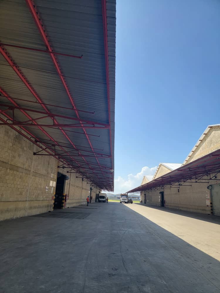 Centro logístico e instalaciones industriales